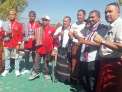 Dua Atlet Asal NTT yang Harumkan Nama Indonesia Tiba di Bandara Eltari