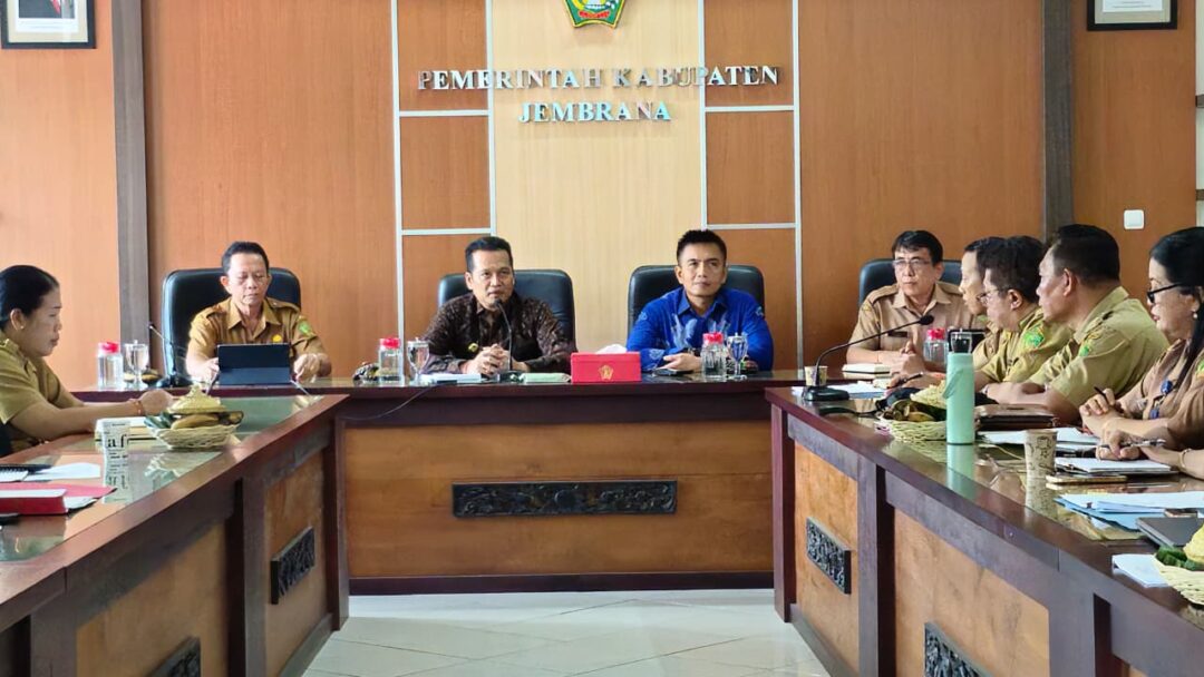 PAD Jembrana Melesat 32,5% Di Tahun Pertama Menjabat, Bupati Kembang Tegas: “Jangan Main-Main Dengan Pajak, Tutup Rapat Celah Kebocoran!”