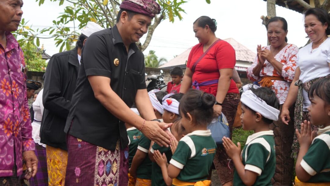 Resmikan PW Paramartha Widya Kumara, Bupati Kembang: Tanamkan Adat Dan Budaya Dresta Bali Sejak Dini