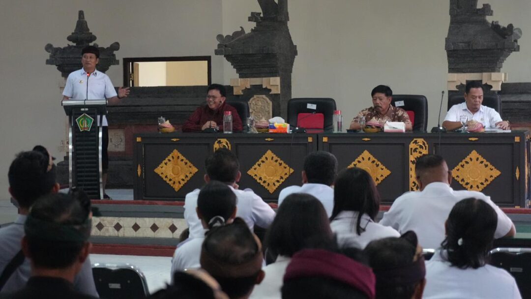 Pemkab Jembrana Sosialisasikan Skema Beasiswa “1 Keluarga 1 Sarjana” Program Pemprov Bali