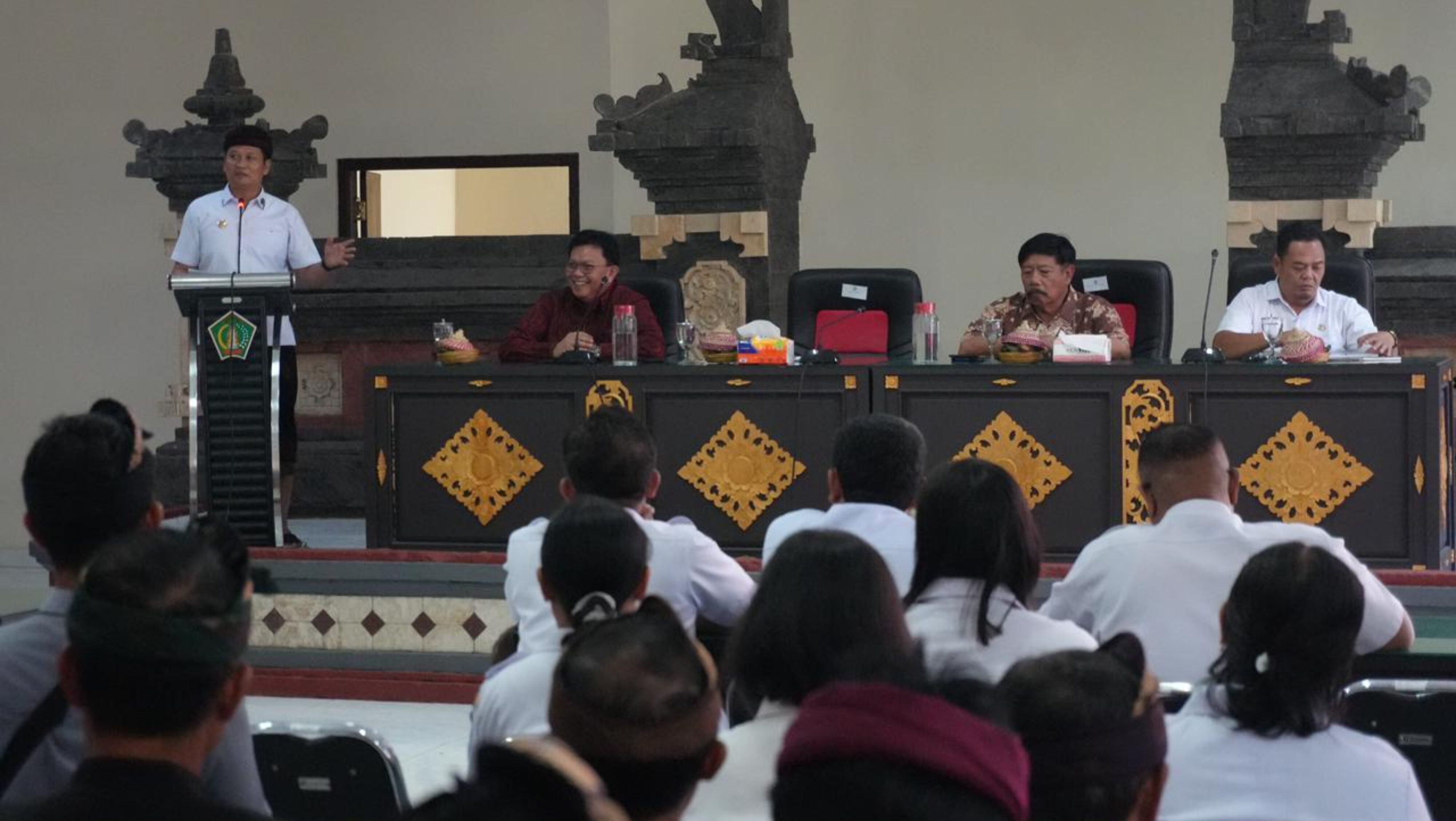 Pemkab Jembrana Sosialisasikan Skema Beasiswa “1 Keluarga 1 Sarjana” Program Pemprov Bali