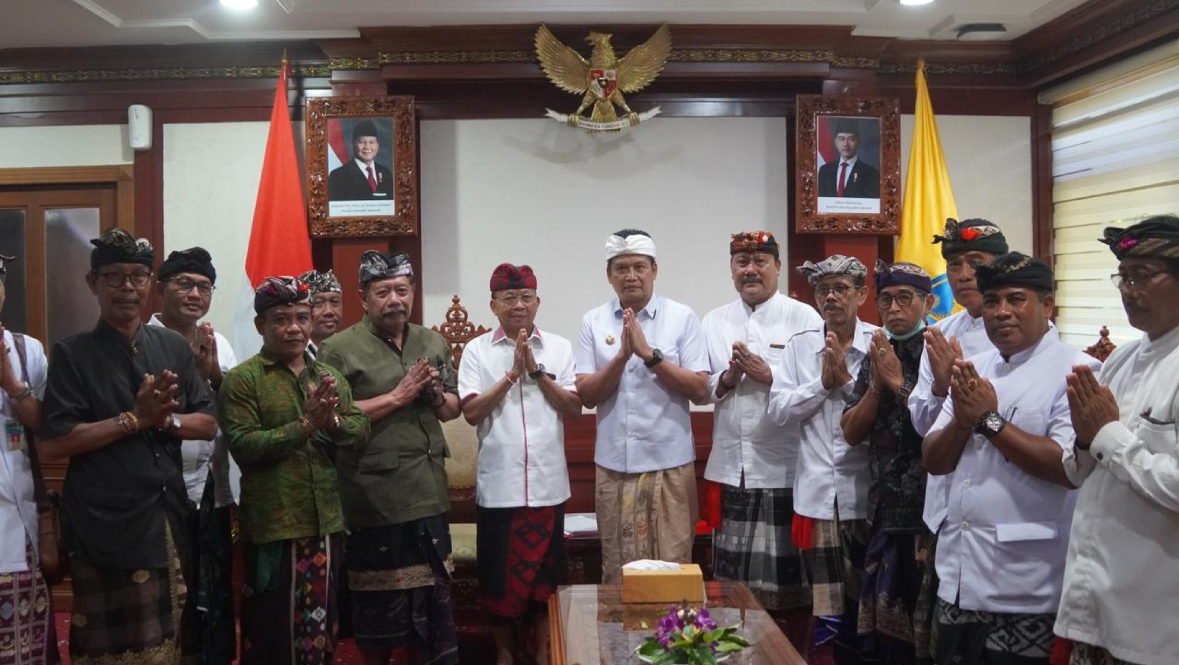 Ajukan Bantuan Perbaikan Pura Di Tegal Cangkring Dan Rambut Siwi, Bupati Kembang Audiensi Dengan Gubernur Bali