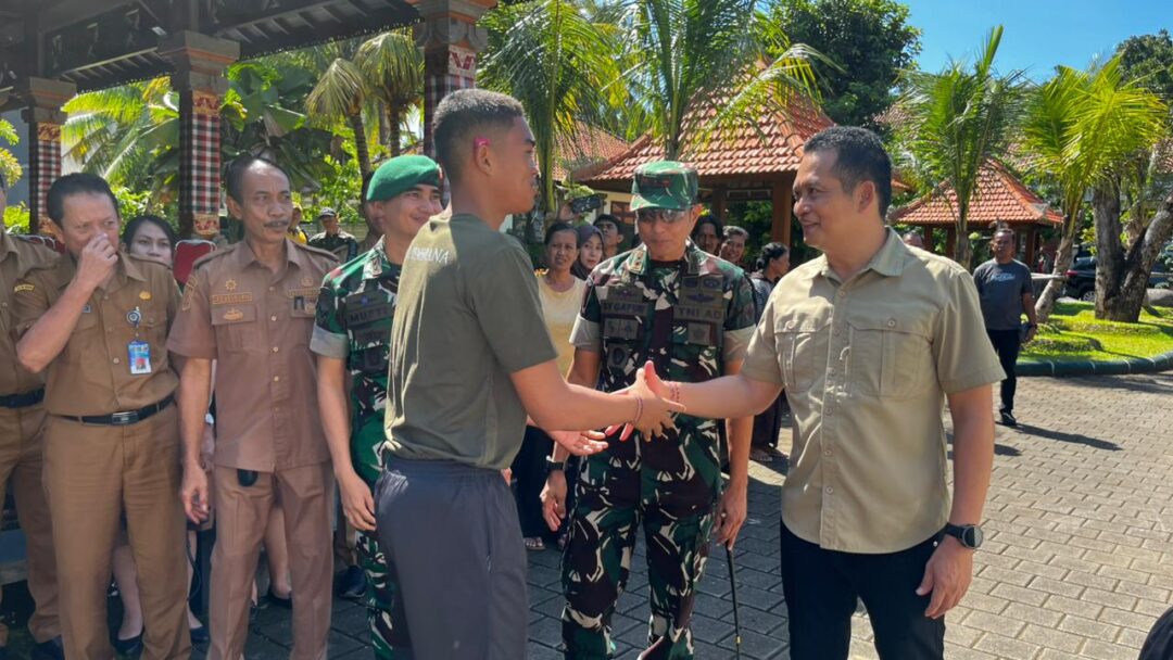 Lepas 10 Calon Paskibraka Ke Seleksi Nasional, Bupati Kembang Tekankan Seleksi Bersih Dan Disiplin