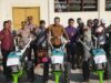 Serahkan Bantuan Traktor, Bupati Kembang Pacu Modernisasi Pertanian Di Jembrana