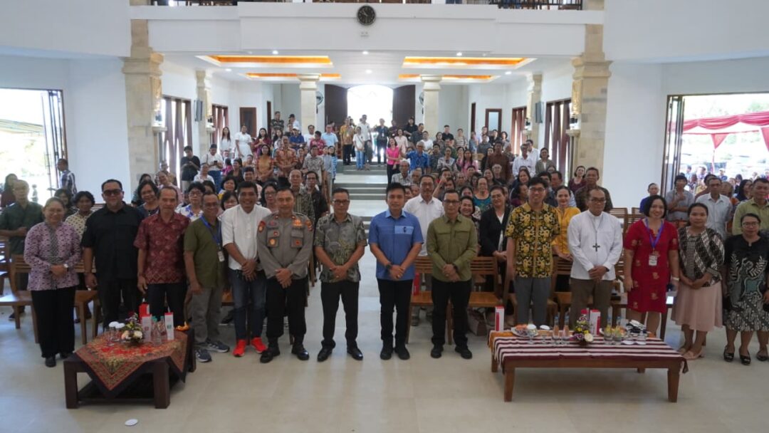 Rayakan Kenaikan Tuhan Yesus Bersama Jemaat Sion Melaya, Wabup Ipat: Keberagaman Adalah Kekuatan Jembrana