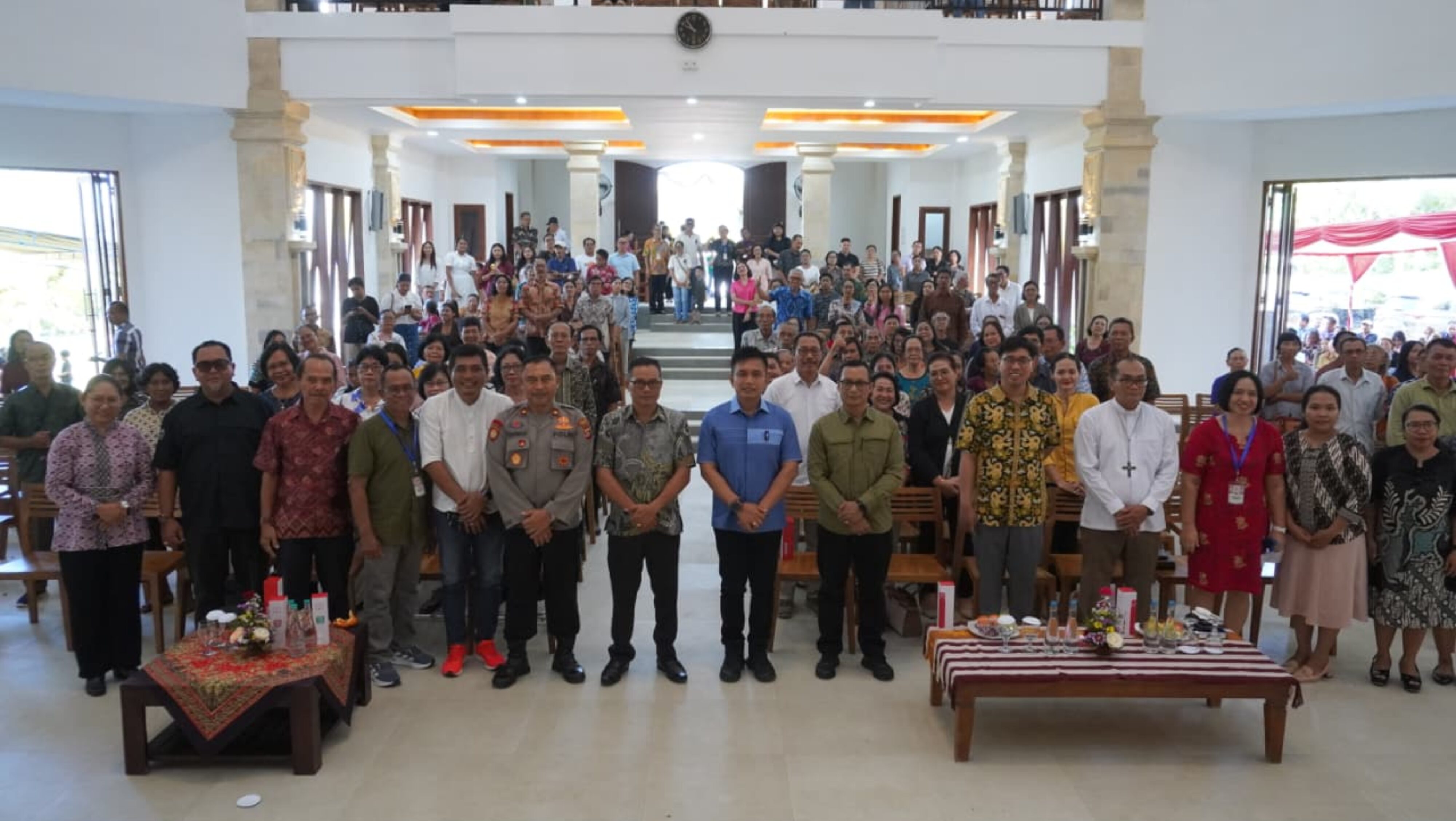 Rayakan Kenaikan Tuhan Yesus Bersama Jemaat Sion Melaya, Wabup Ipat: Keberagaman Adalah Kekuatan Jembrana