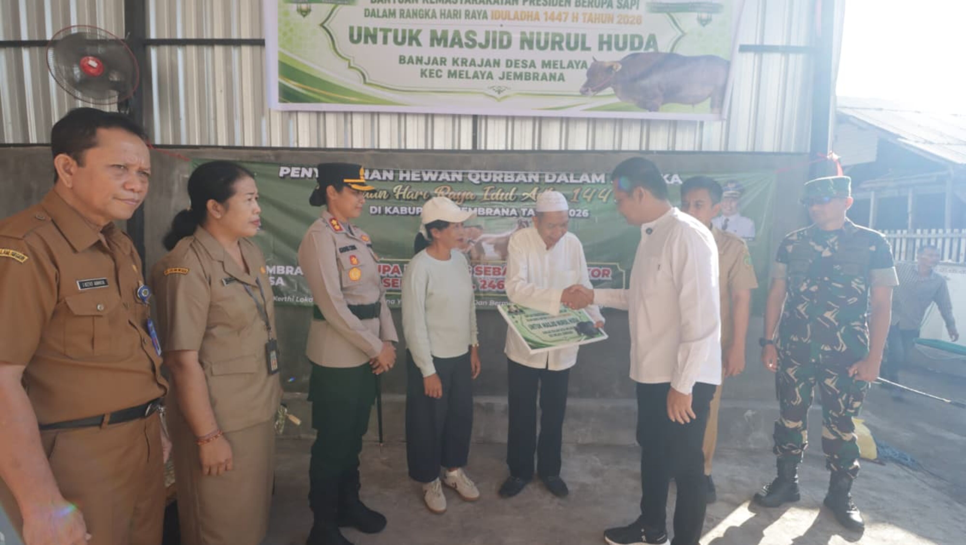 Kembang-Ipat Salurkan Hewan Qurban Merata Ke Semua Masjid Di Jembrana