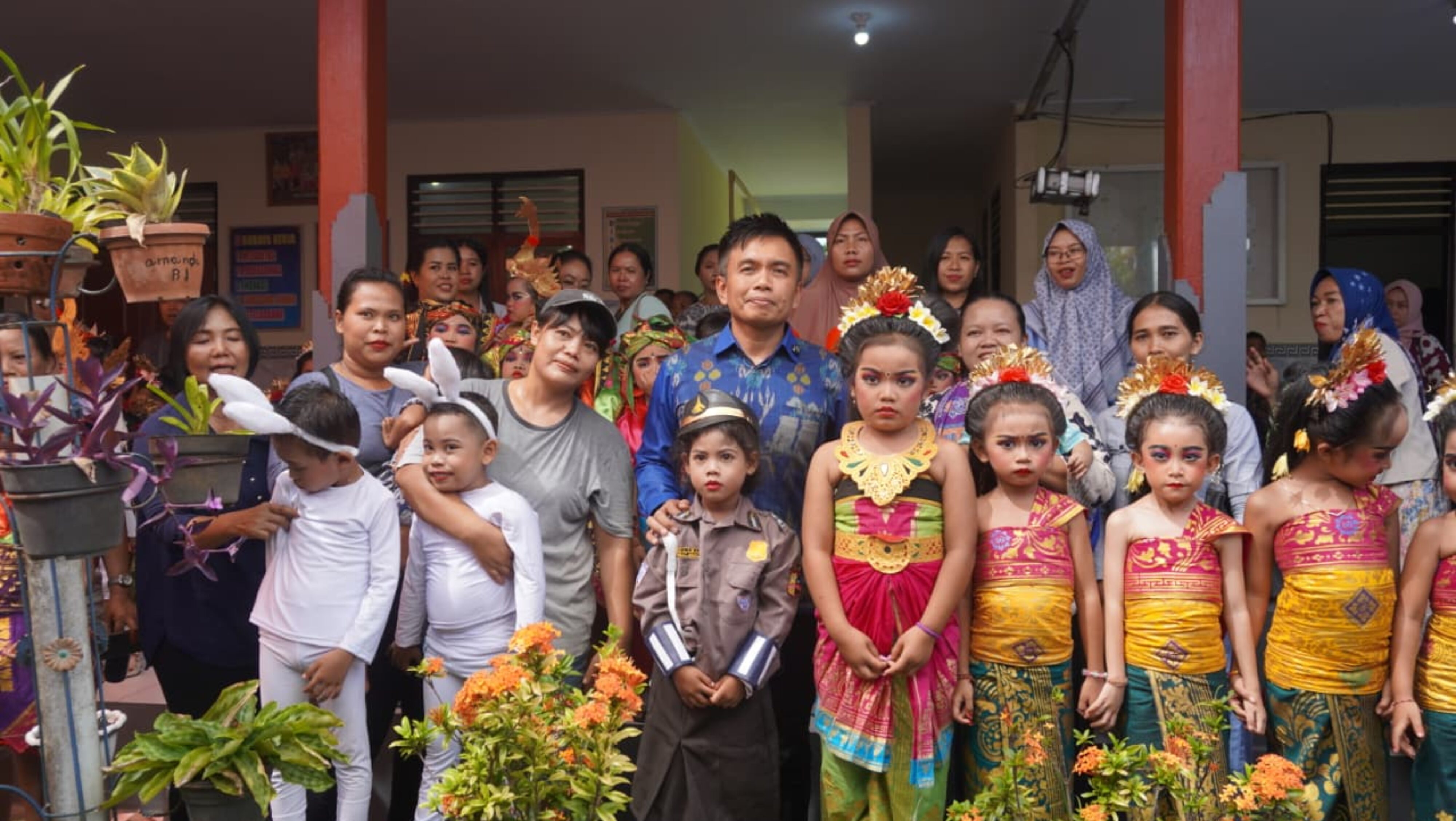Hadiri Pentas Seni Dan Pelepasan Siswa TK Negeri Pembina Melaya, Wabup Ipat Ingatkan Pentingnya Pendidikan Karakter Sejak Dini