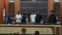 Wabup Ipat Sampaikan Pendapat Ranperda Inisiatif DPRD
