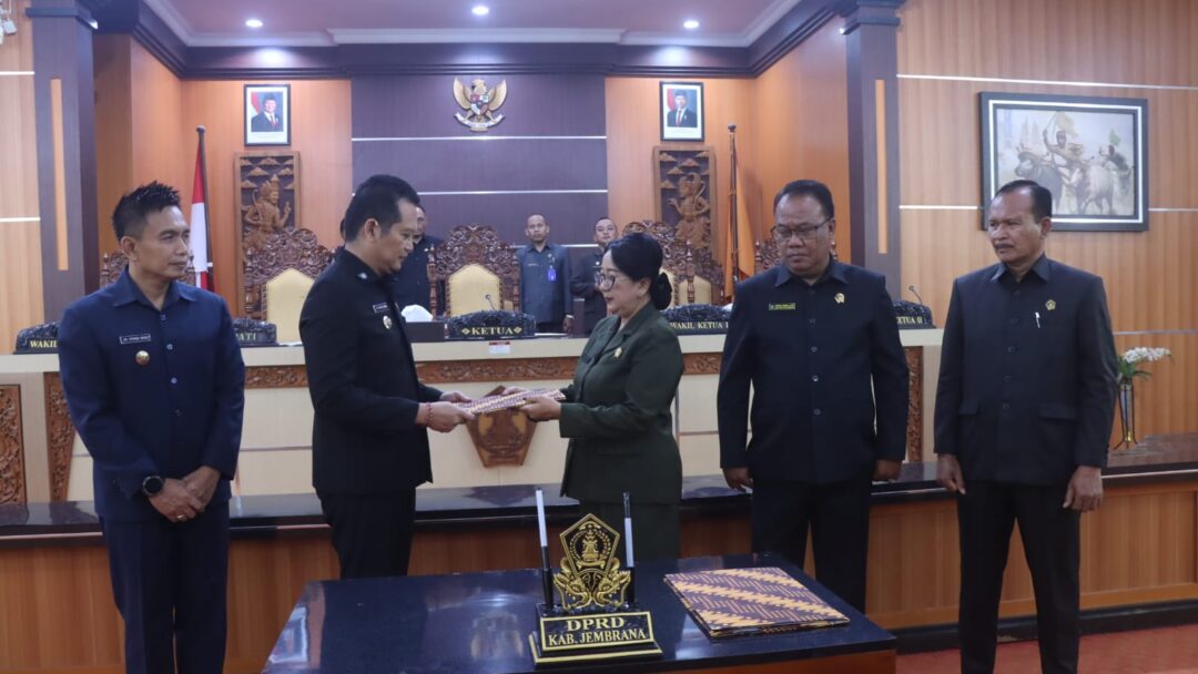 Rapat Paripurna IV DPRD Jembrana Setujui Ranperda Pertanggungjawaban Pelaksanaan APBD 2025 Menjadi Perda