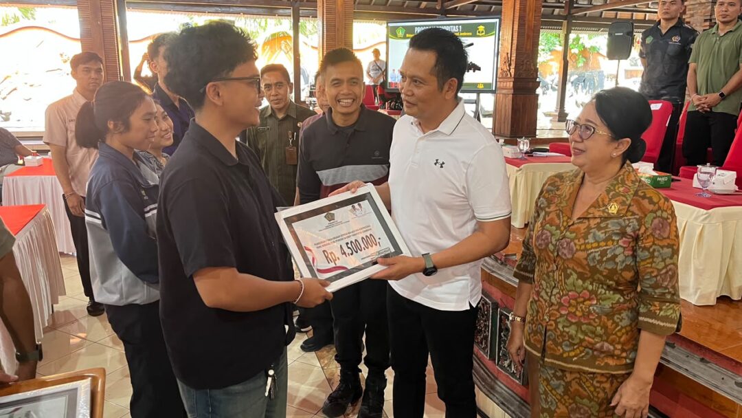 Kuota Beasiswa Jembrana Turun, Bupati Kembang: Tahap 2 Kita Usahakan Tambah!