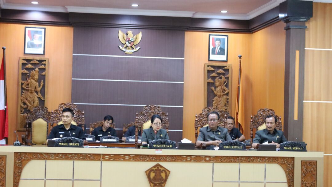 Rapat Paripurna V DPRD Jembrana Bahas Perubahan APBD Dan Pencabutan Lima Perda