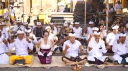 Bupati Kembang Hadiri Karya Pujawali Pura Luhur Dangkahyangan Rambut Siwi