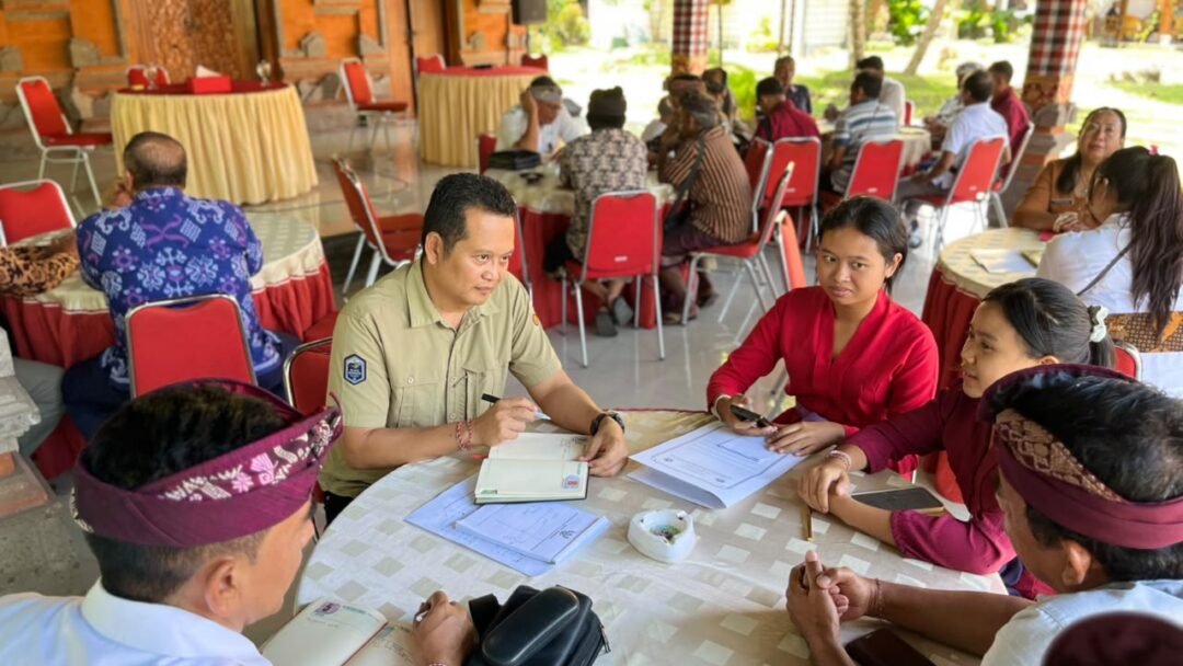 Gelar Audiensi Kolektif, Cara Bupati Jembrana Menyiasati Tumpukan Aspirasi Warga Secara Langsung