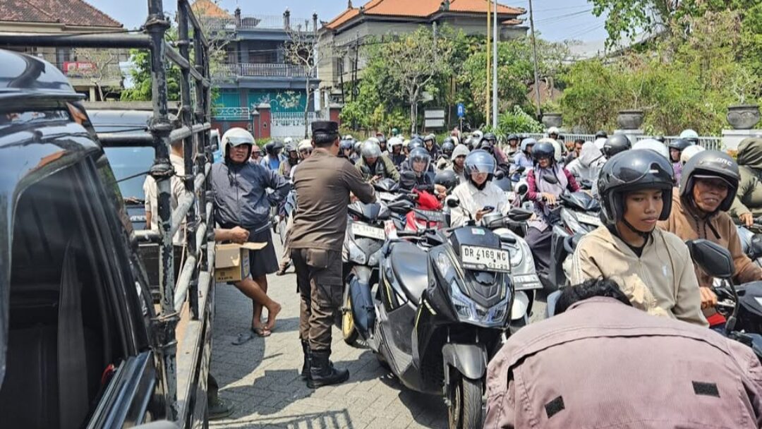 Respon Dampak Antrean BBM, Pemkab Jembrana Berupaya Optimal Jaga Kondusifitas Dan Kelancaran Pelayanan Publik